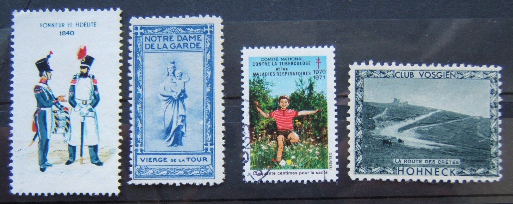 Alle Briefmarken: FRANKREICH 4 VIGNETTEN – Gebraucht aus Brunnen von Nonne04