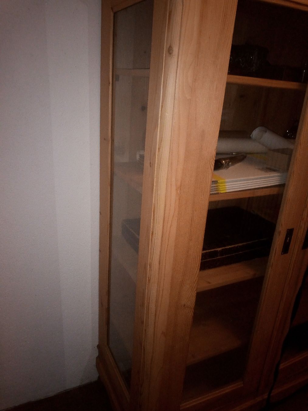 Vitrinen: antike Vitrine – Gebraucht aus Niederweningen von Ovlovibmok 1