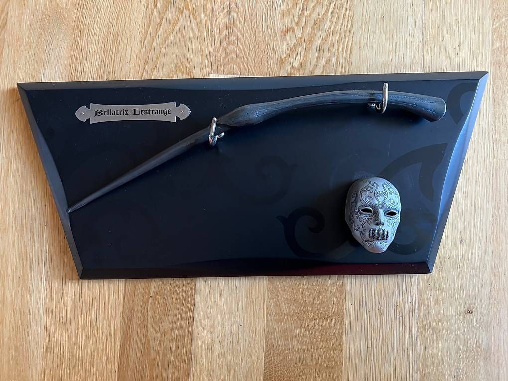 Skulpturen & Statuen: Zauberstab von Bellatrix Lestrange aus Harry Potter – Gebraucht aus Zürich von Koereli01