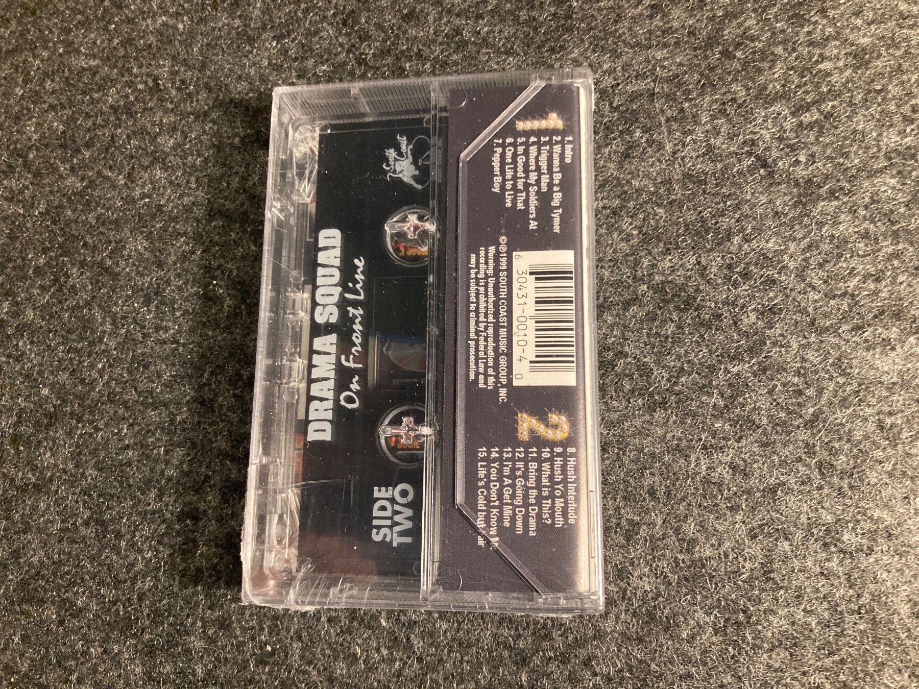 Musicassette: Drama Squad - On Front Line (Chapter II) (MC) – Nuovo e nell'imballaggio originale da Fribourg venduto da Karushi 2