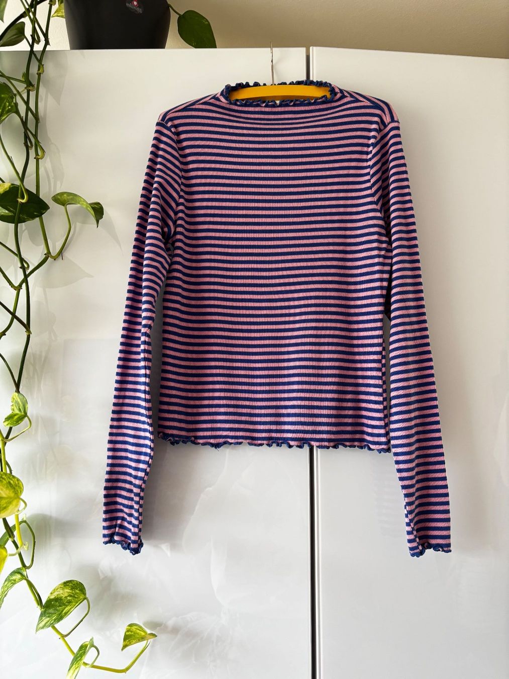 Monki Tops: MONKI gestreiftes Oberteil Gr. M – Gebraucht aus Zürich von missmodernage