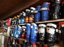 Skis adultes, enfants, chaussures, casques, bâtons...