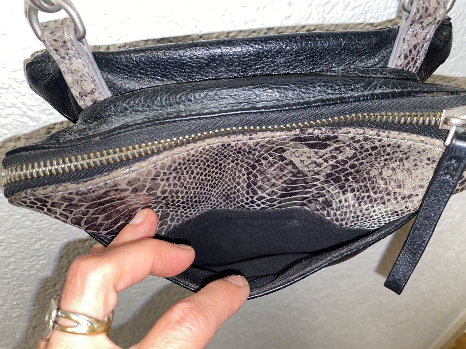Liebeskind Taschen für Damen: Liebeskind Berlin Täschli klein – Gebraucht aus Langenthal von flower101 2