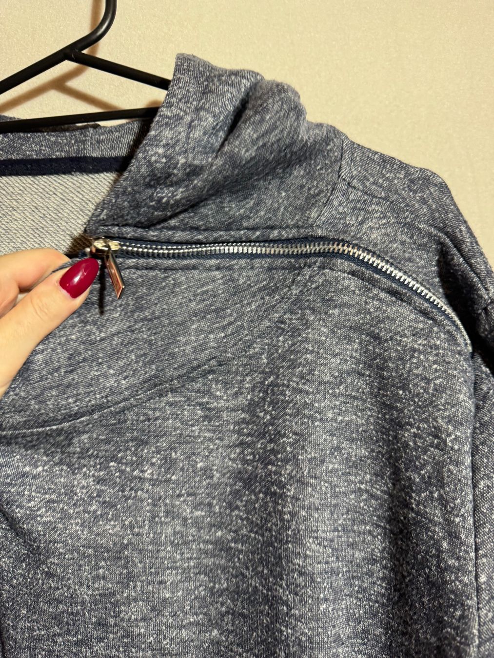 Maglioni & Felpe: Blauer Pullover mit Reissverschlüssen ca Gr. L/XL – Usato da Grosswangen venduto da second_hand_dress 2