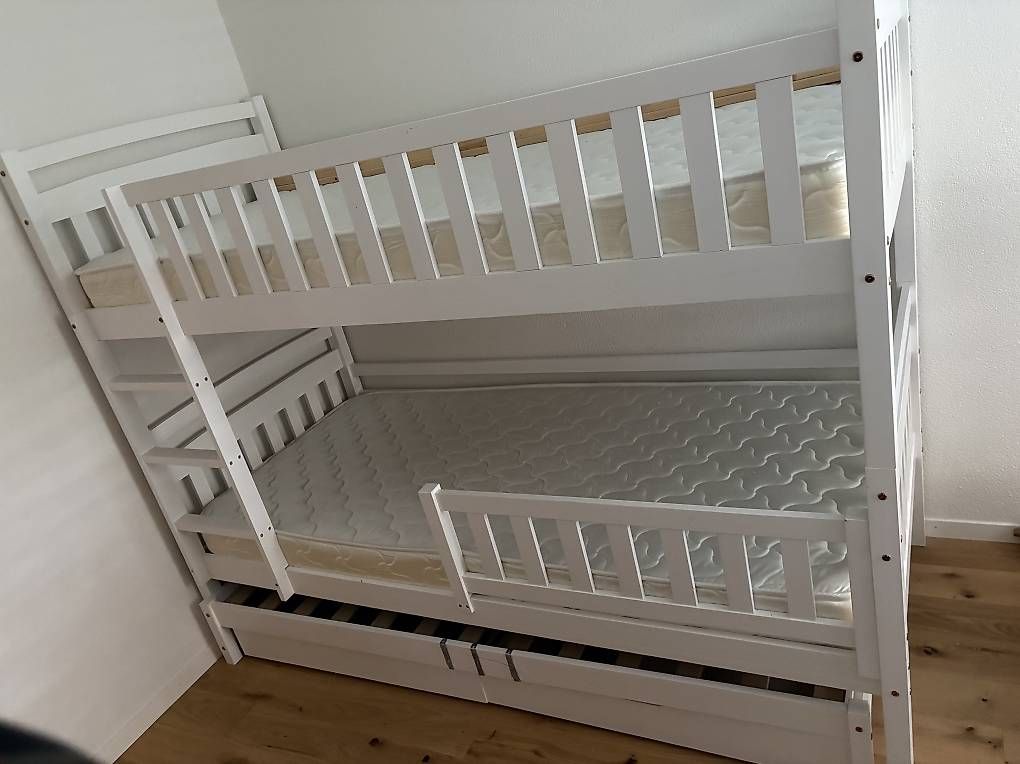 Betten: Etagenbett ohne Matratzen – Gebraucht aus Sigriswil von fairyc3s