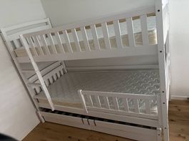 Etagenbett ohne Matratzen
