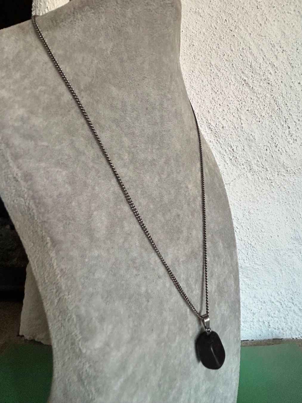 Catenine: Silberkette mit Schutzstein schwarz – Usato da Dittingen venduto da Bellevista 8