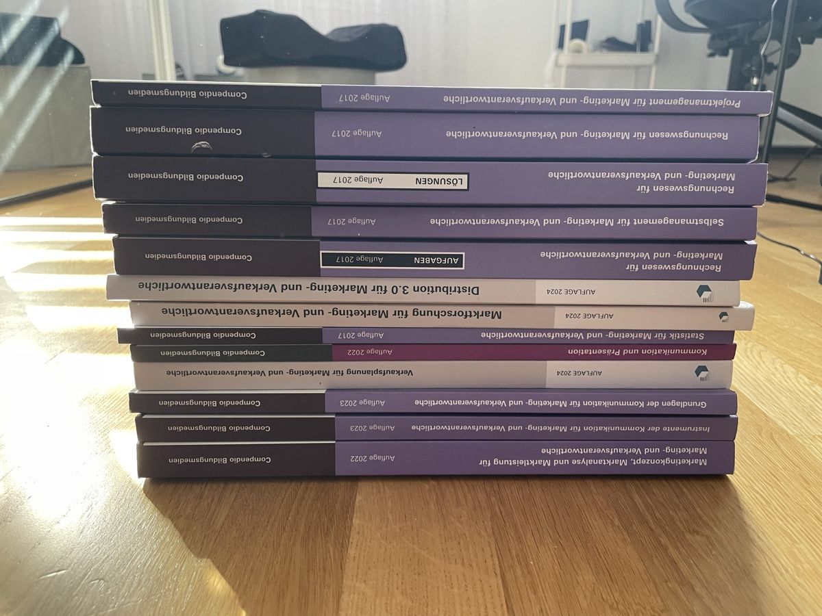 Libri: Verkaufsfachfrau-/mann Bücher – Usato da Schwerzenbach venduto da Vani_05