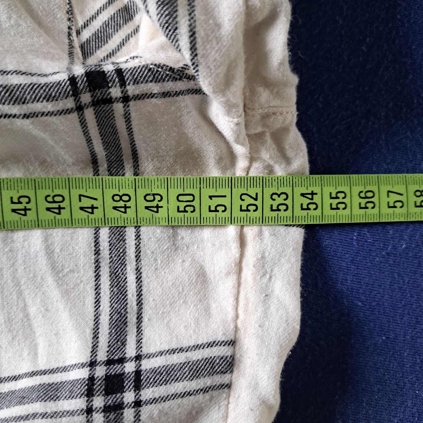 H&M Camicette: Trendige Bluse mit Karomuster, Grösse M – Usato da Kriegstetten venduto da Jakasi 2