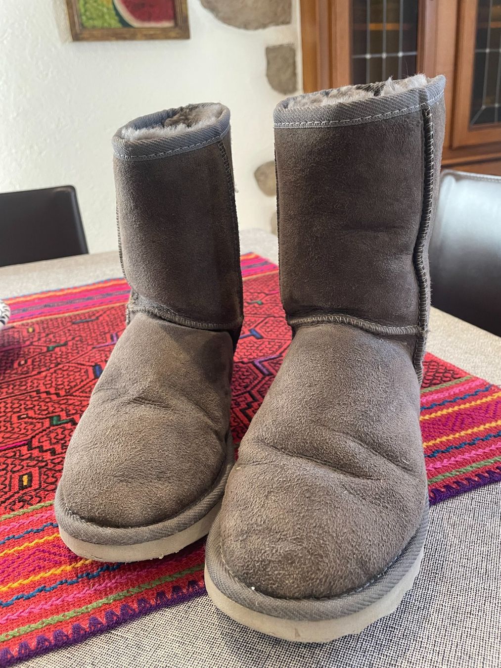 Ugg Scarpe da donna: UGG Suede Grey Boots – Size 36 – Usato da Aire-la-Ville venduto da sa__8skk