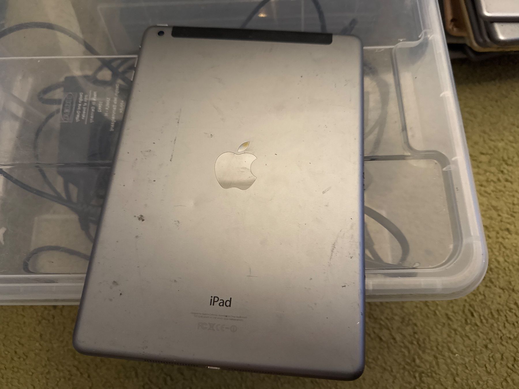 Apple Tablet PC: Ipad Air - A1475 - icloude - Display gut!!! – Difettoso da Olten venduto da HoYa01 2