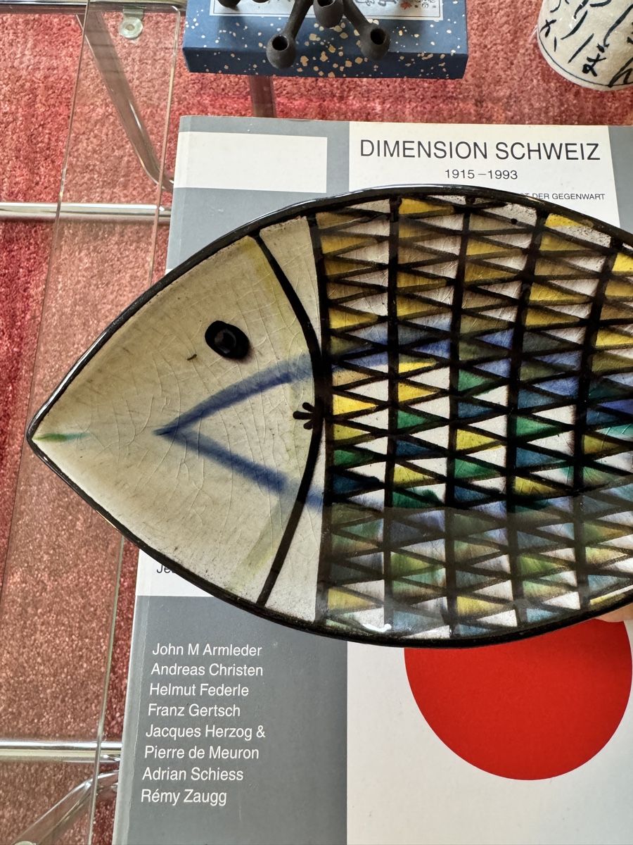 Sculture & Statue: Schweizer Midcentury Fischschale – Usato da Zürich venduto da WKND93 1