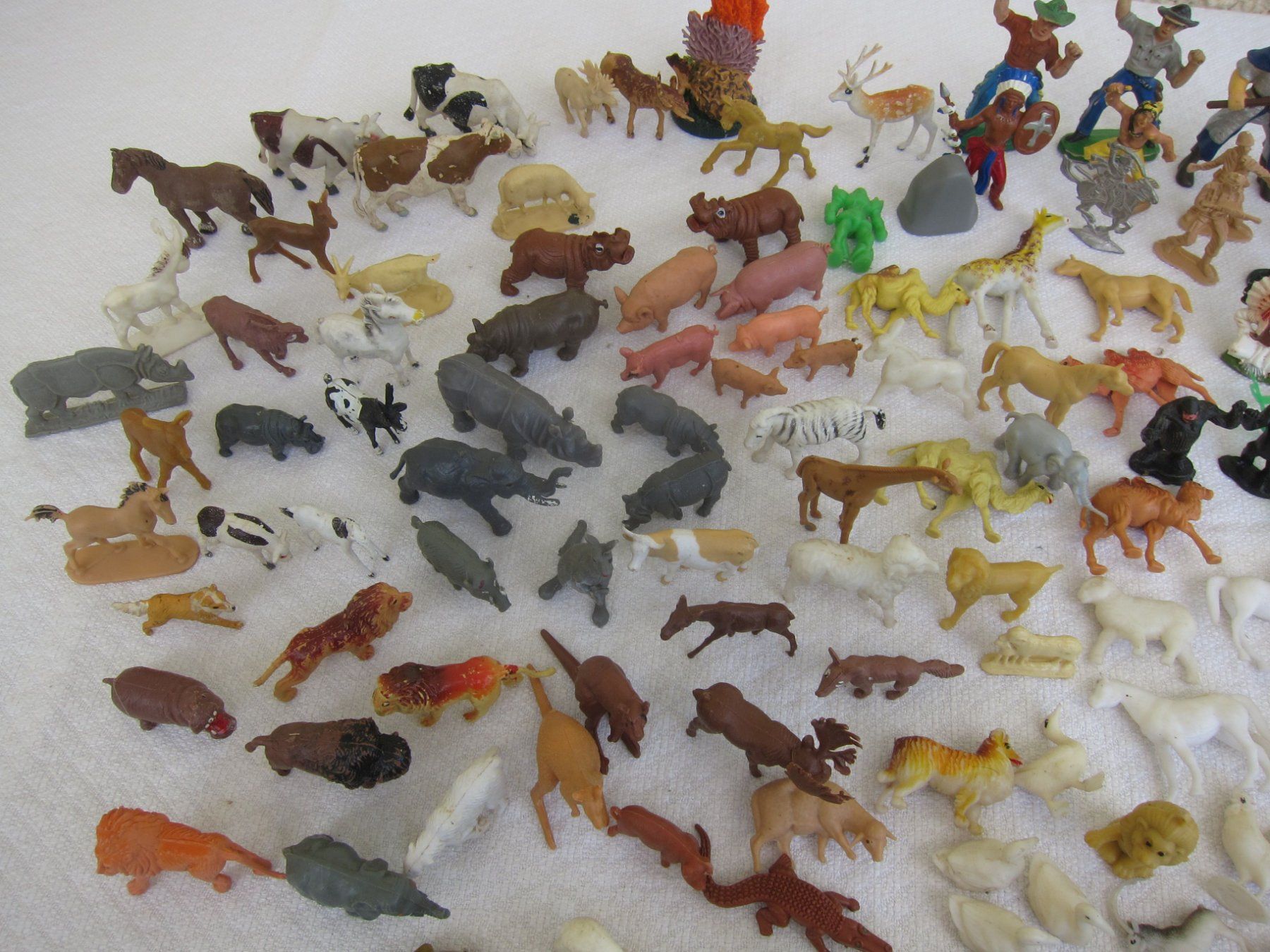 Giocattoli: Spielzeugfiguren und Tiere – Usato da Regensdorf venduto da Eri8057 7