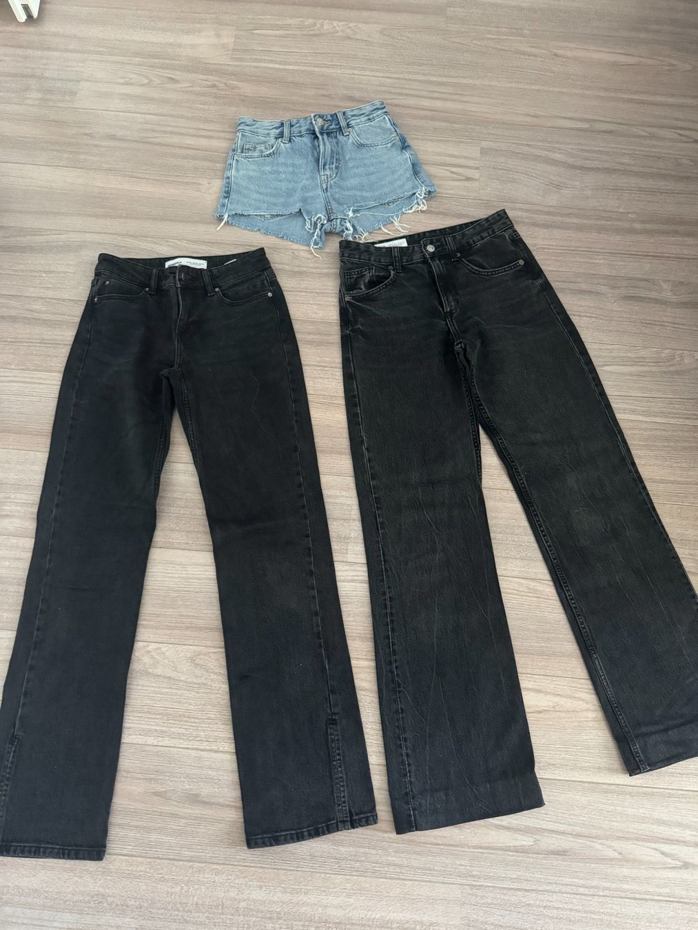 Lotti di vestiti: 3 Stk. Hosen Damen Set Gr. 32 – Usato da Bonstetten venduto da VCLS