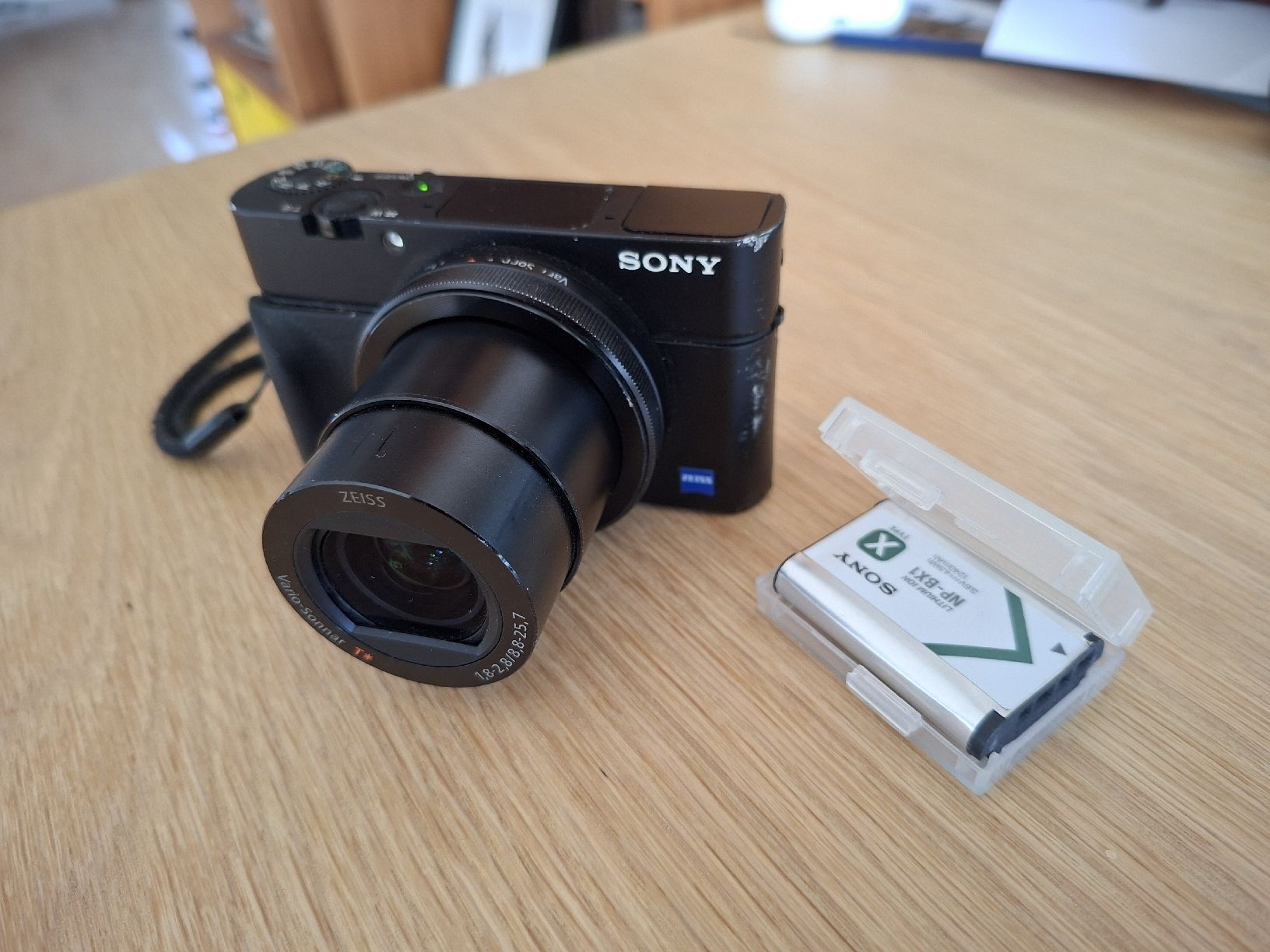 Sony Kamera: Sony RX100 III Camera with 2 Batteries and Case – Gebraucht aus Zürich von 2swiss