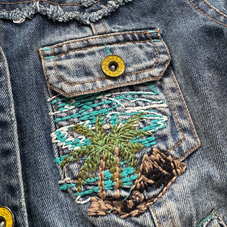 Desigual Giacche: Blanco Jeans embroidered retro women’s denim jacket Levis – Usato da Rheinfelden venduto da sourced_limited 2
