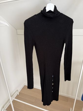 Schwarzes Strickkleid mit Rollkragen, Grösse 36/S Top! (51)