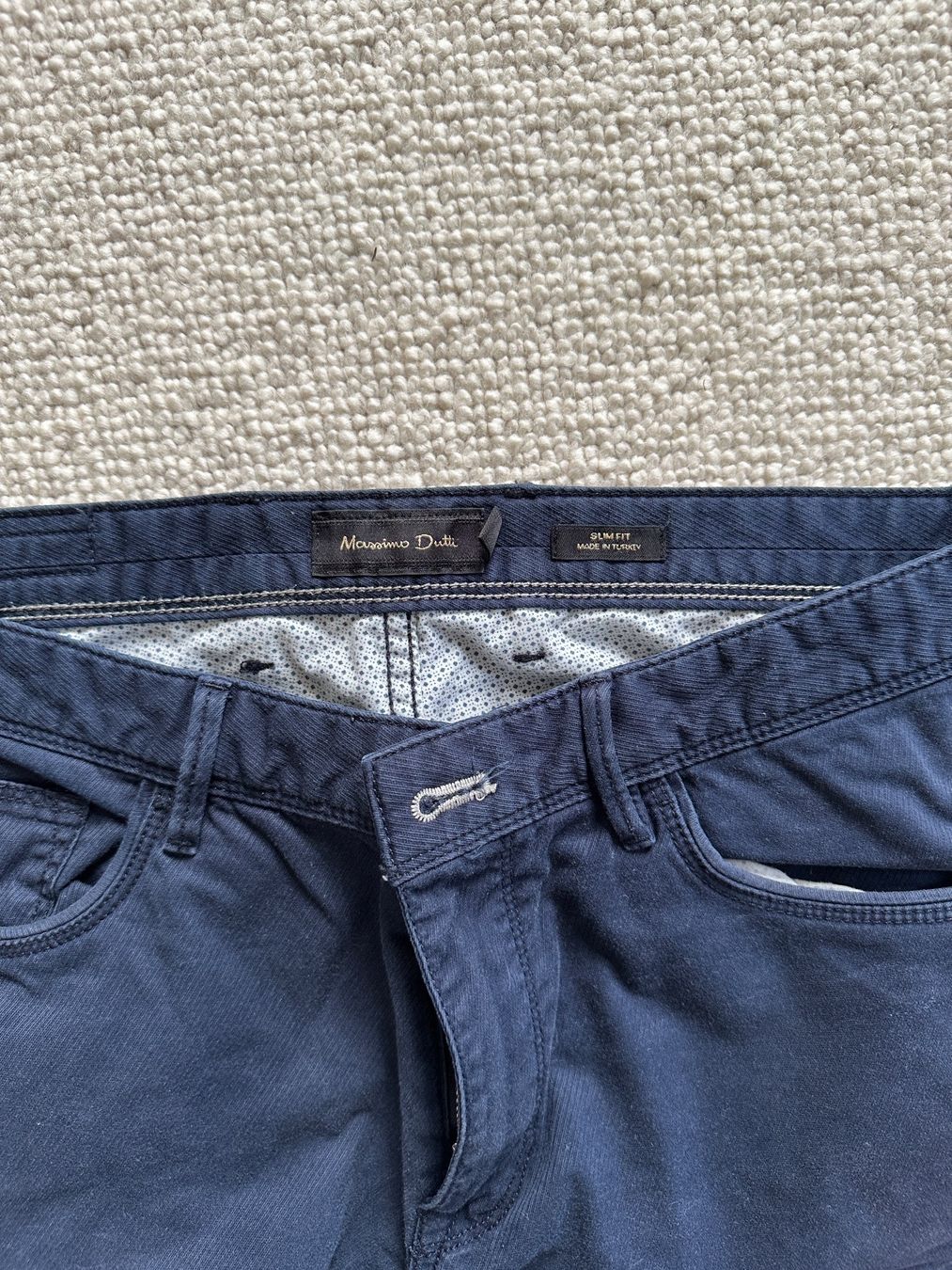 Pantaloni: Dunkelblaue Massimo Dutti Hose – Usato da Zürich venduto da Koska 1