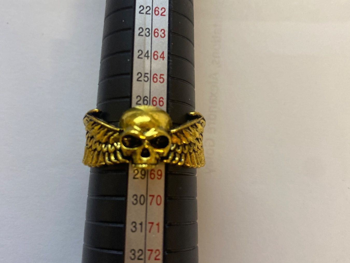 Anelli: Bague Tête de Mort Ailée Dorée - Taille 69 / 29 - – Usato da Le Brassus venduto da cinema13 1