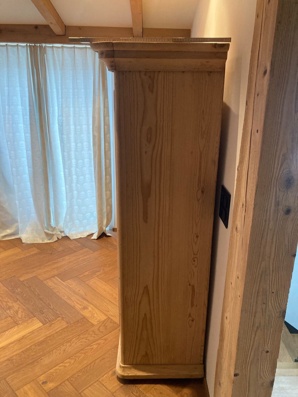 Armadi: Antiker Holzschrank – Usato da Rorschach venduto da Loonimuh 1