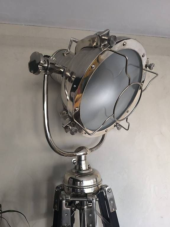 Kare Lampade: Industrial Stehleuchte – Usato da Inwil venduto da Seli_Schnellfuss 1