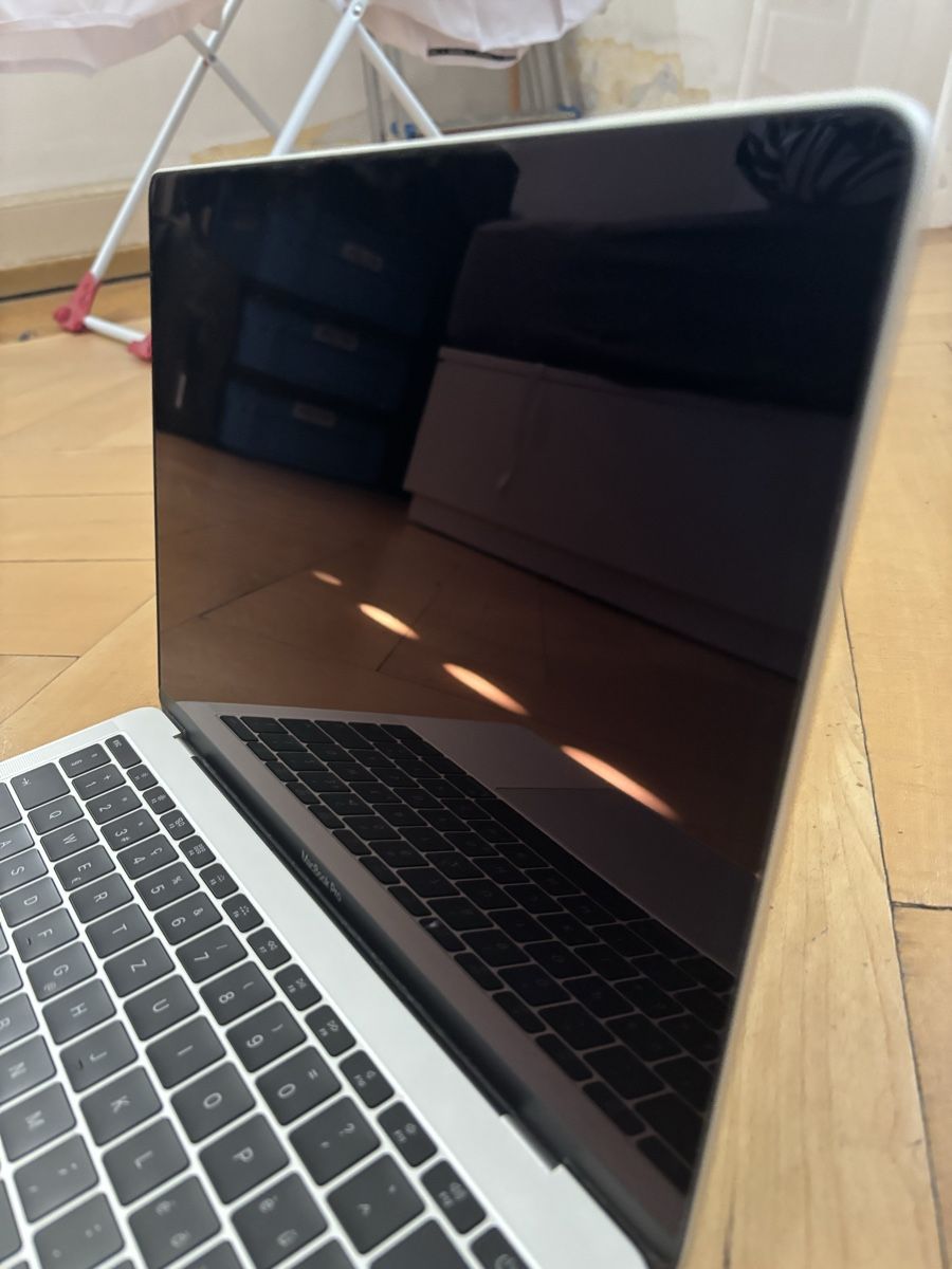 Apple Notebook: MacBook Pro 13", 2017 – Usato da Zürich venduto da patrick8008 2