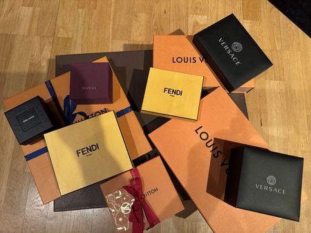 Diverse Luxusmarken Box-Set (Louis Vuitton, Fendi & weitere)