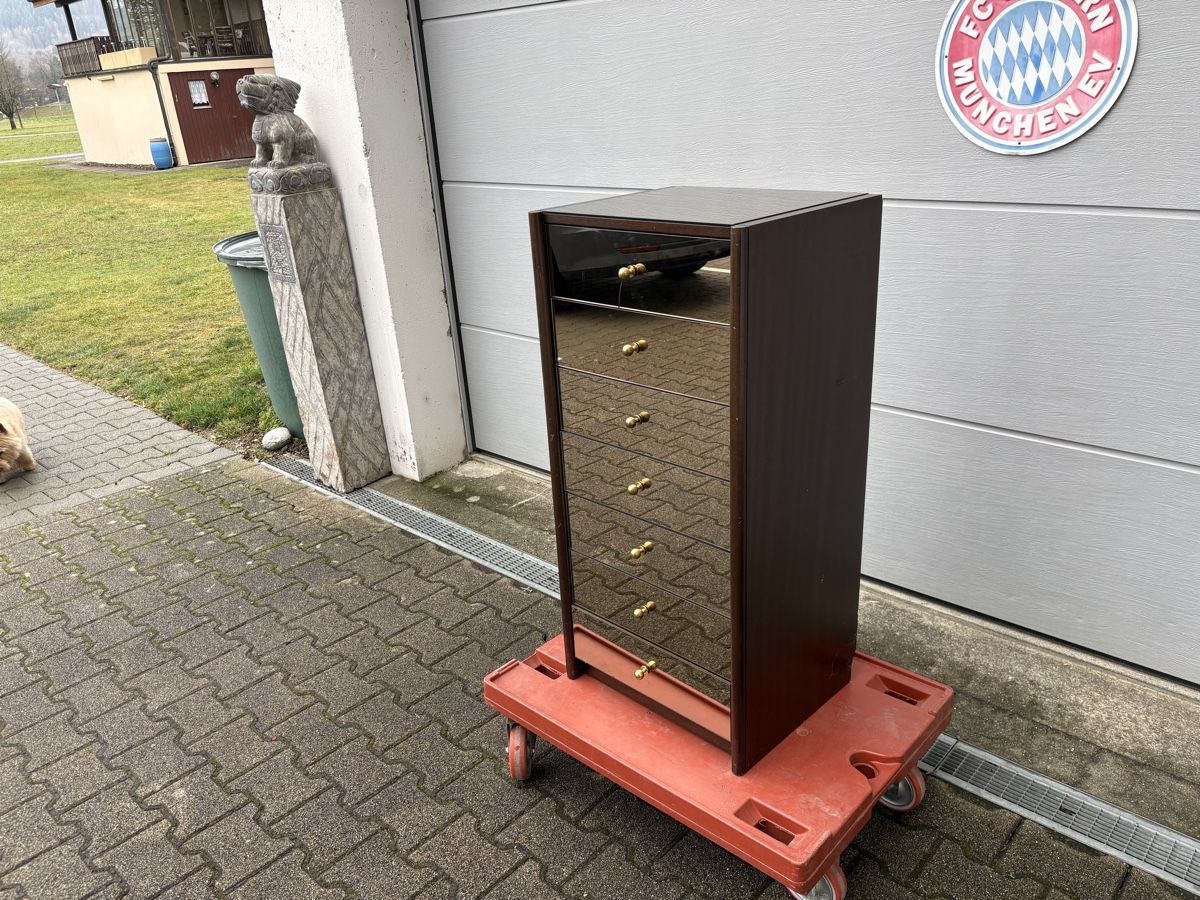 Cassettiere: Kommode, Spiegeloptik, guter Zustand! – Usato da Sisseln AG venduto da art-dragoon 1