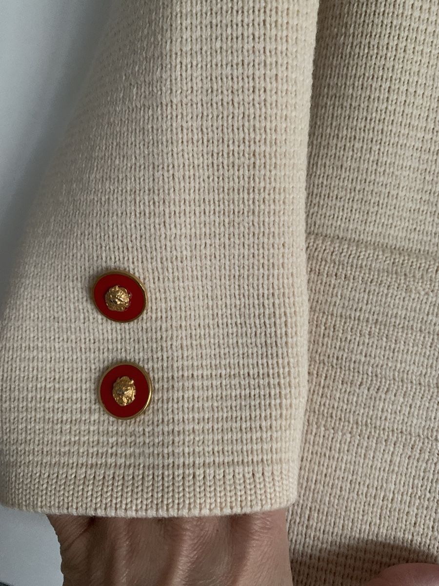 Giacche: Wollen cardigan jacke beige – Usato da Zürich venduto da Nikuska32 3