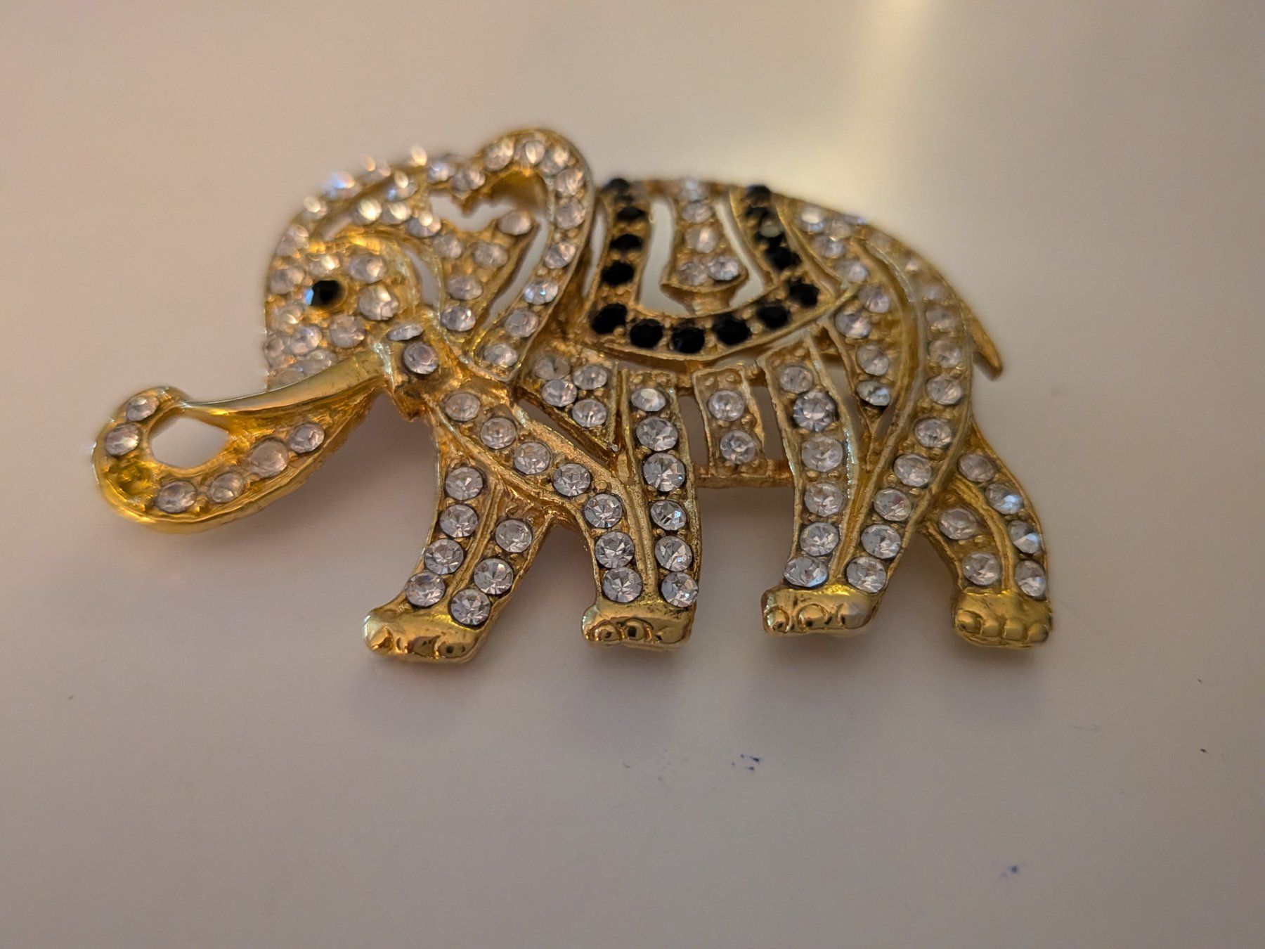 Broschen & Nadeln: Grosse Brosche Elefant – Gebraucht aus Emmen von magelan 1