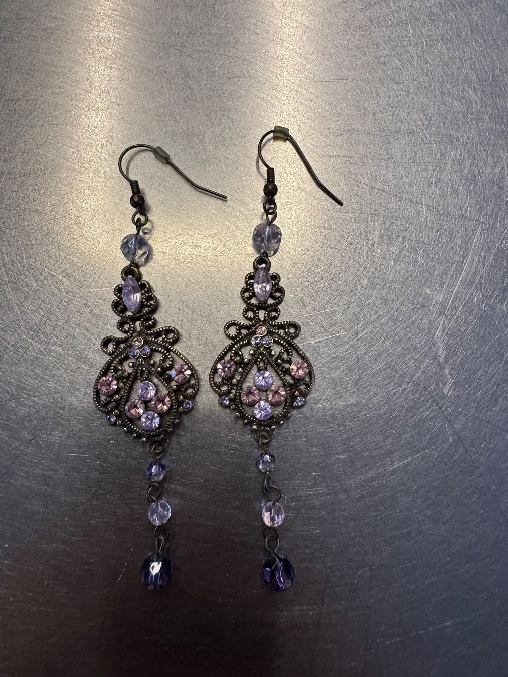 Ohrringe & -stecker: Kenneth Jay Lane Purple Drop Earrings – Gebraucht aus Uitikon Waldegg von gha_v6gz