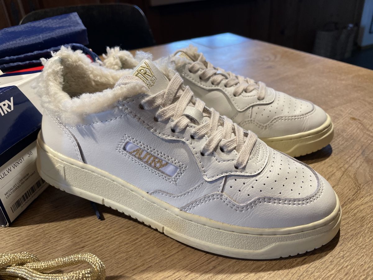 Autry Scarpe da donna: Autry Medalist mit Shearling-Detail – Usato da Kaltacker venduto da meitsche 1