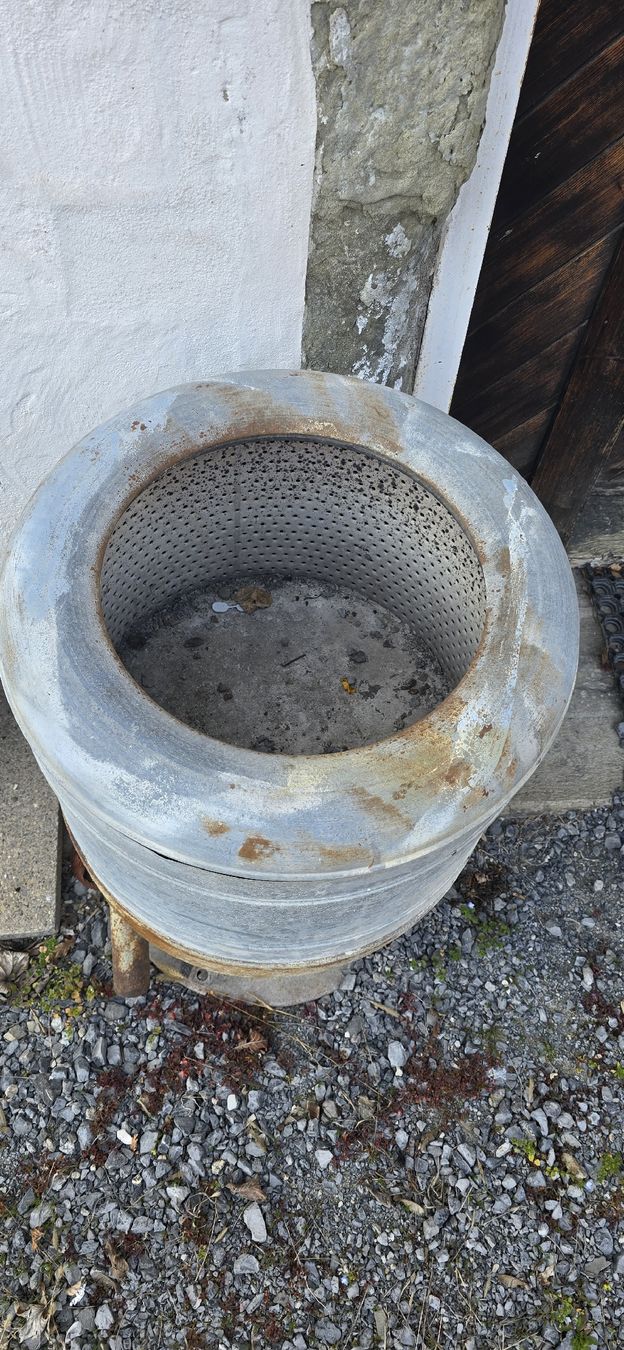 Tutte le decorazioni: Vintage Waschkessel, ideal als Gartendeko – Usato da Stäfa venduto da RicTrade77 2