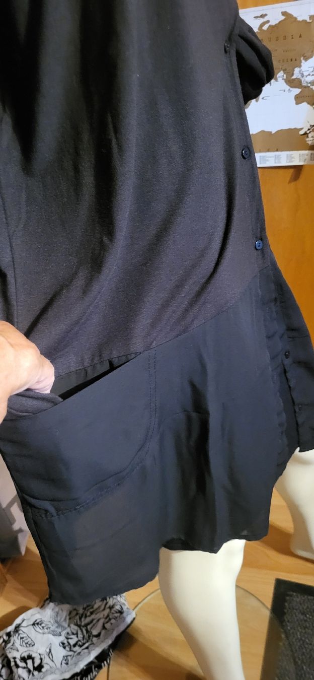Chemisiers: Damen Longbluse, gr 50/52 schwarz – D'occasion à Schweizersholz par fuchs06 2