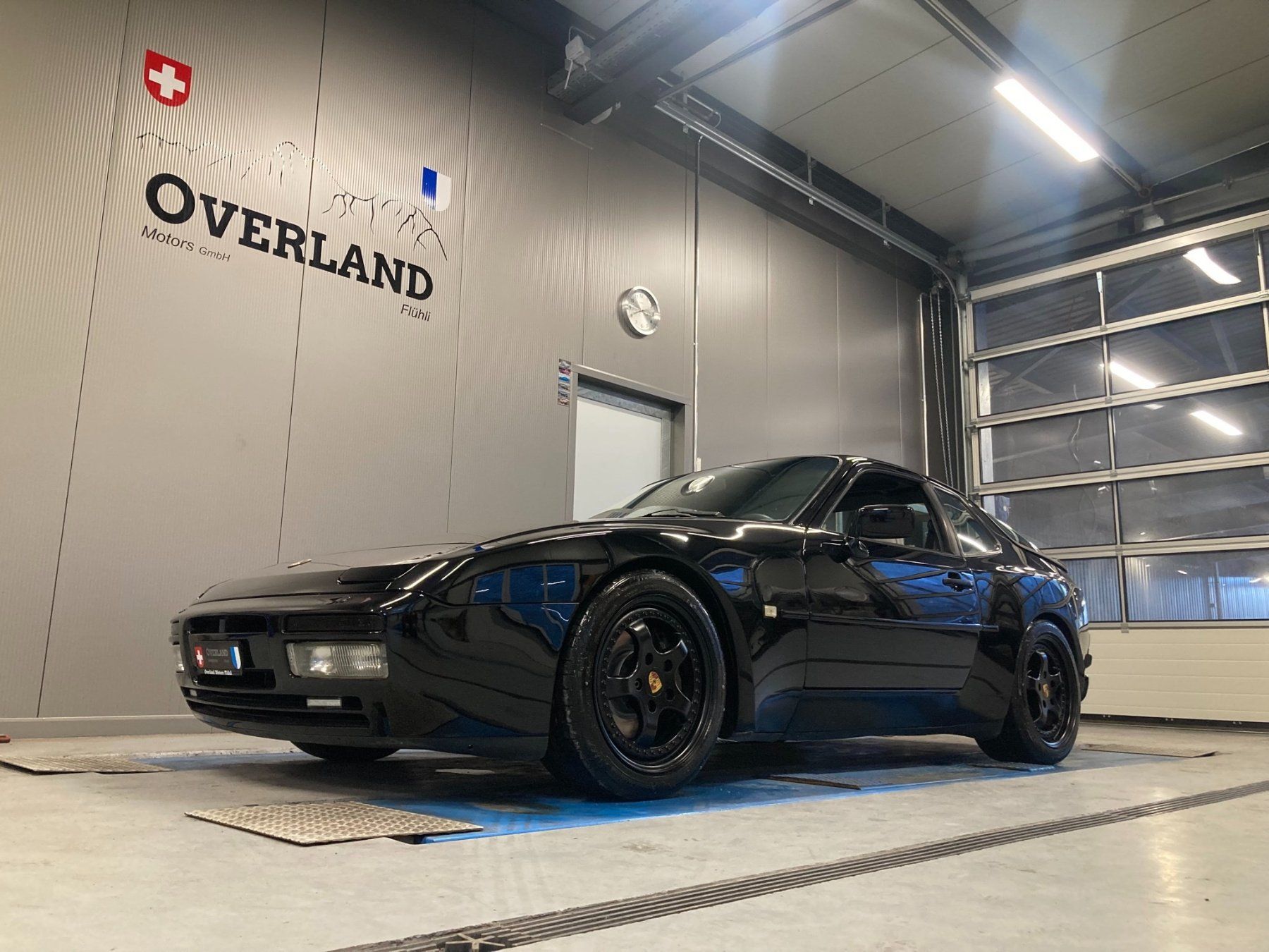 Porsche Automobili: PORSCHE 944 Turbo (S) – Usato da Flühli LU venduto da Overland_Motors