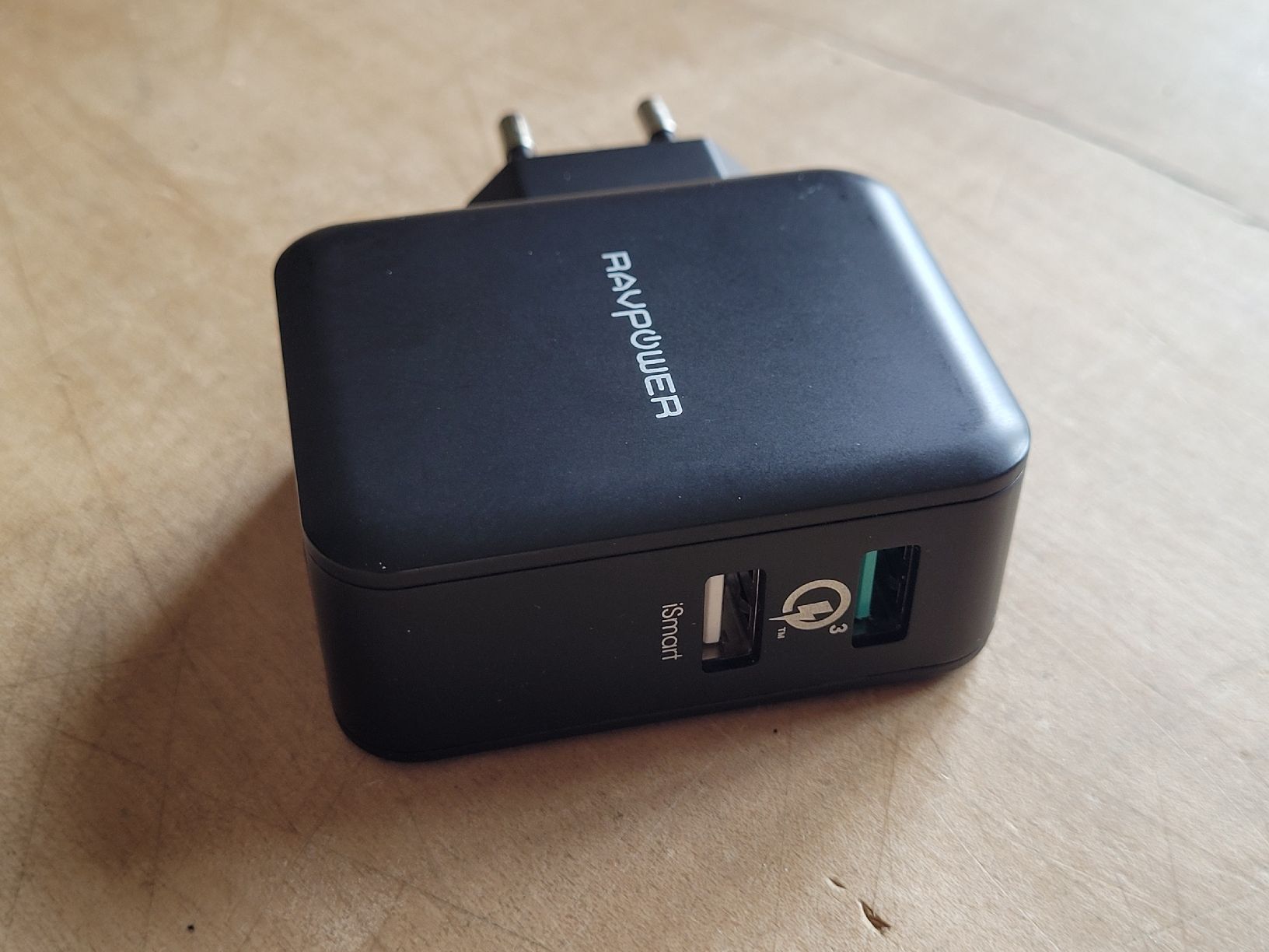 Caricabatterie: Schnellladegerät RAVPower 30W USB Qualcomm Quick Charge 3.0. – Nuovo e nell'imballaggio originale da Zürich venduto da Engiadinabassa 5