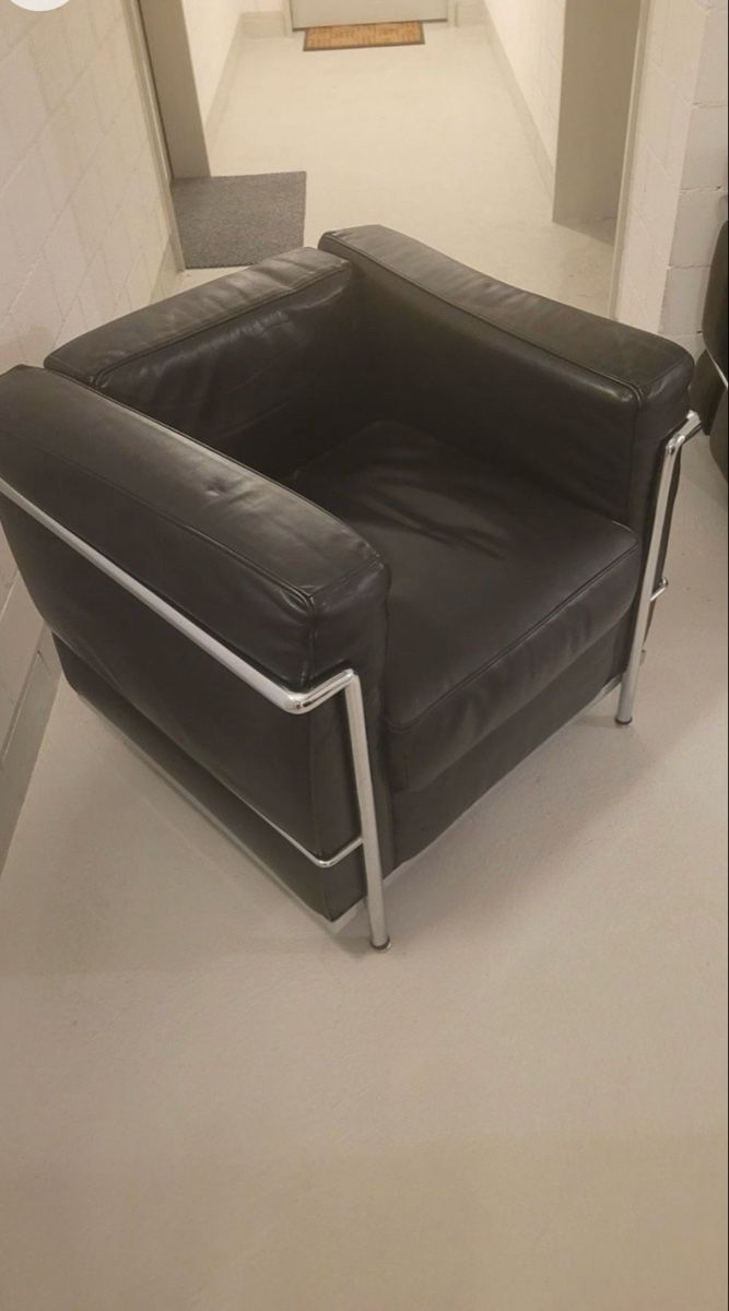 Le Corbusier Sofas: Corbusier Sitzgruppe – Gebraucht aus Basel von oklazr 2