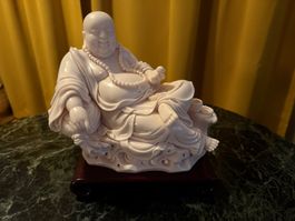 Buddha aus Porzellan (?)