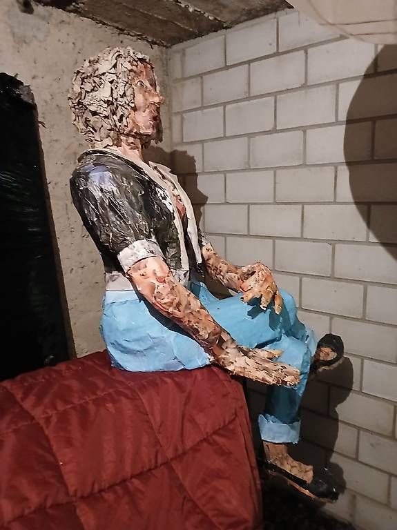 Statuette: Lebensgrosse Frauenfigur Papier maché – Usato da Suhr venduto da 1napoleon 1