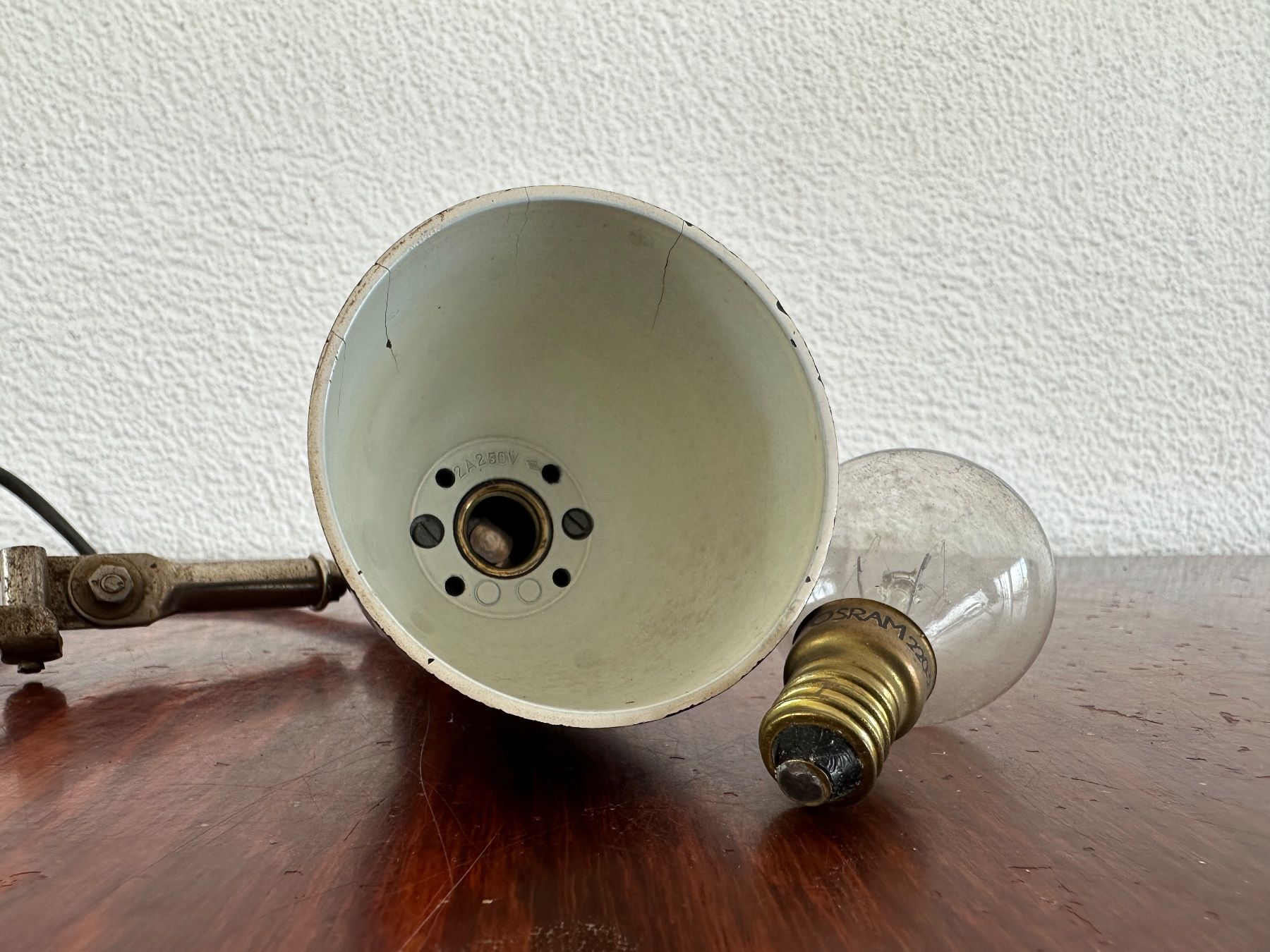 Lampade: alter Bakelit Spot – Usato da Zürich venduto da frauflufelberg 7