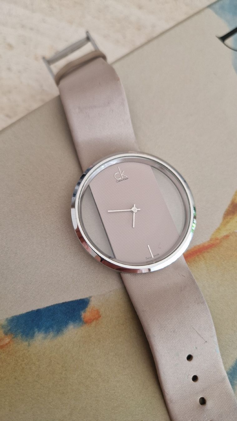 Calvin Klein Uhren: montre CK nude – Gebraucht aus Collombey von Preloveditems