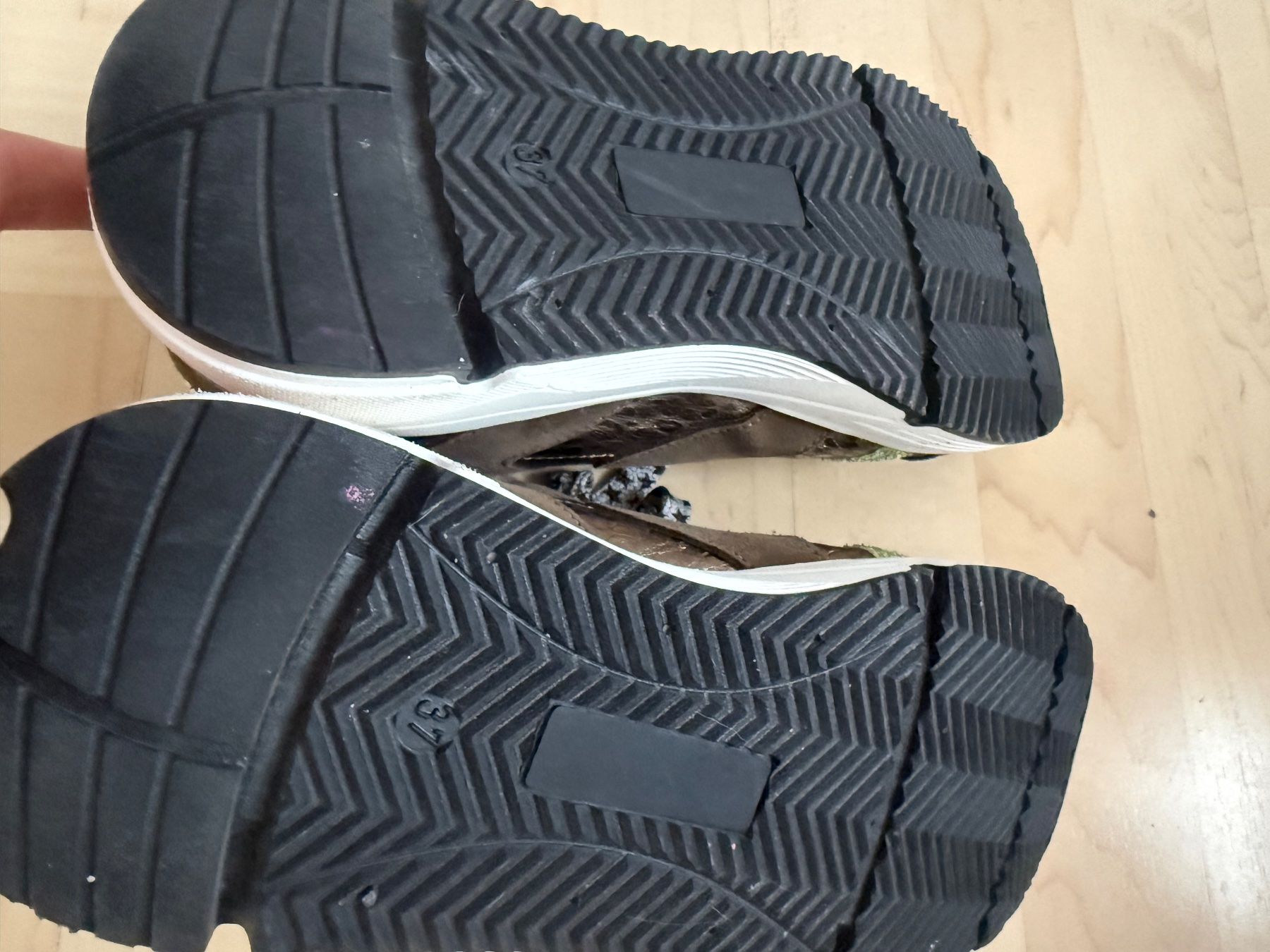 Chaussures femmes: Robbin’s Sneacker Echtes Leder gr.37 – D'occasion à Buchrain par nat_pl5p 7