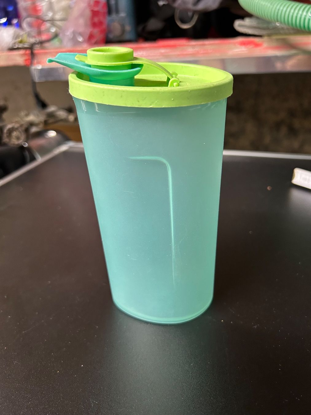 Tupperware Contenitori & Simili: Tupperware Behälter mit Ausguss – Usato da Obergösgen venduto da Andre118