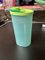 Tupperware Behälter mit Ausguss