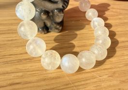 🌈 Kraftvolles Regenbogen-Mondstein Armband – 10.5–10.9 mm