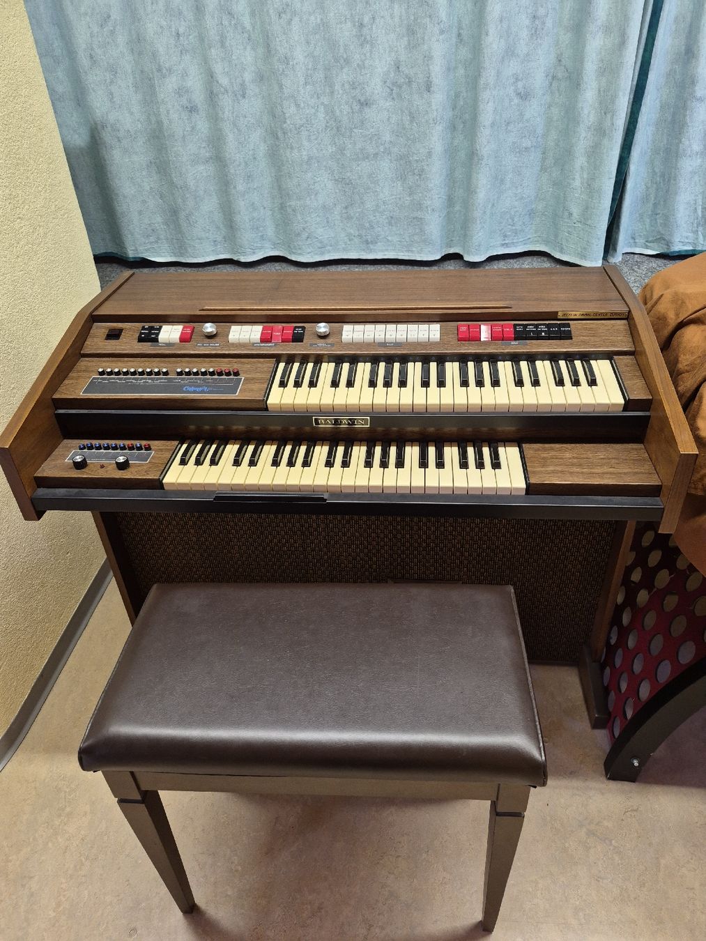 Strumenti musicali: Elektronische Jecklin-Orgel – Usato da Buttikon SZ venduto da Joe613
