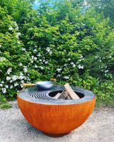 Exklusive Feuerkugel mit asymmetrischem Grillring / Firebowl