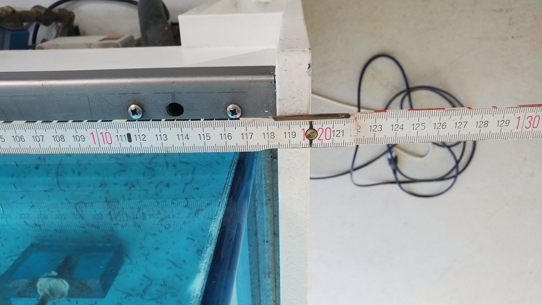Aquarium: Grosses Aquarium mit Kühler – D'occasion à Leuzigen par Impreza89 2