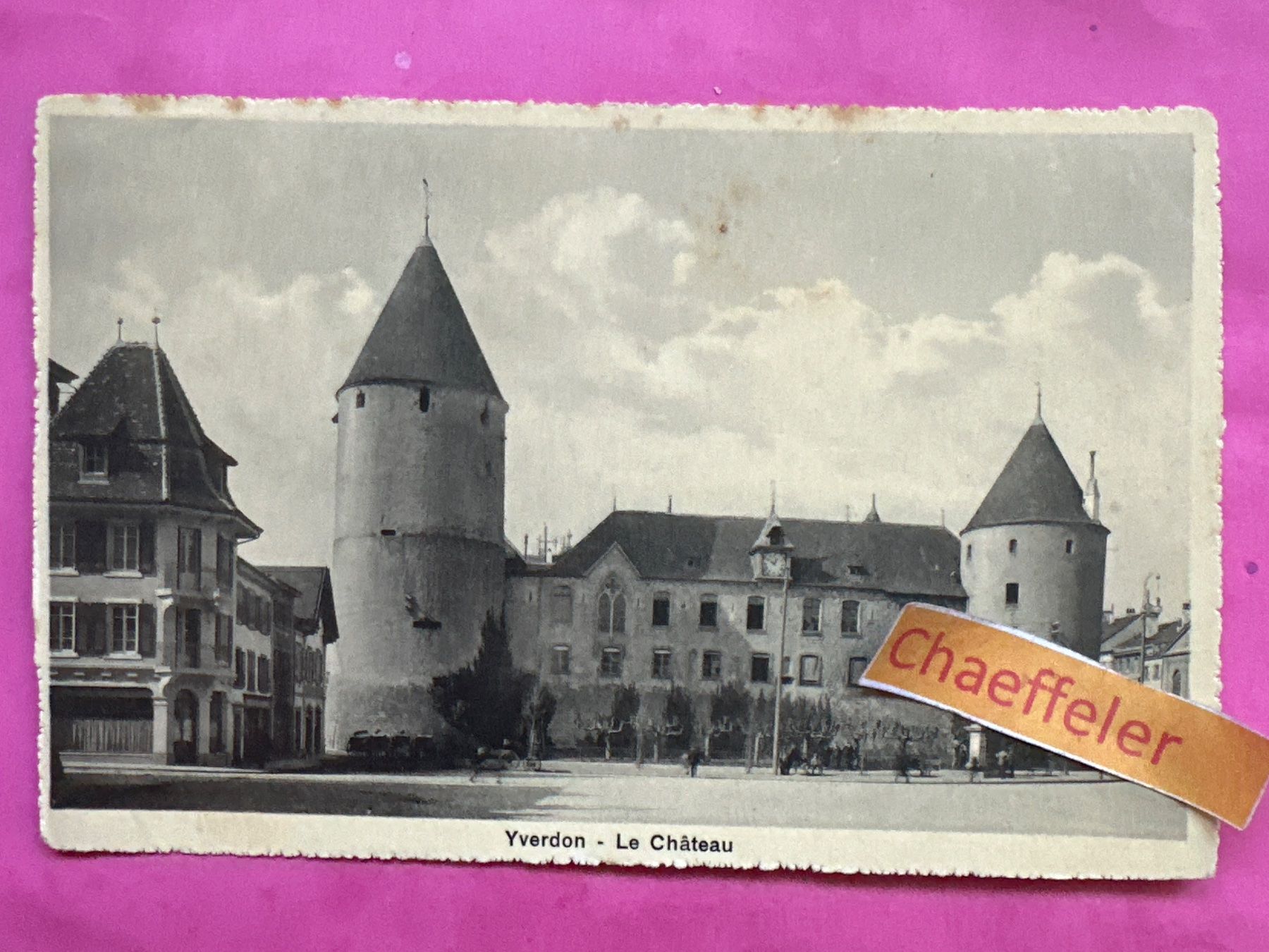 Cartes postales: Yverdon - Le Château – D'occasion à Zürich par Chaeffeler