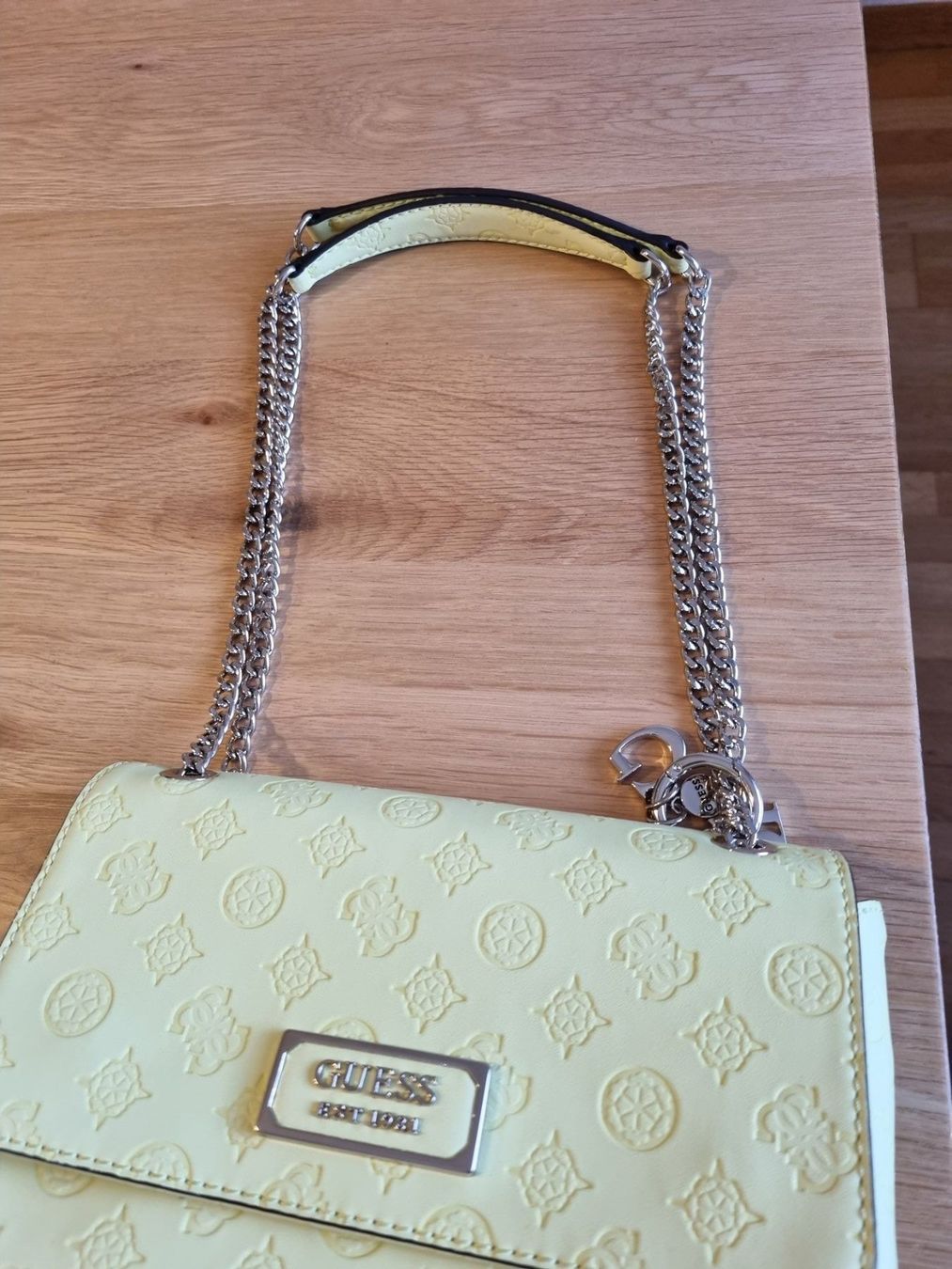 Guess Borse da donna: Tasche Guess – Usato da Thun venduto da Vesna27 1